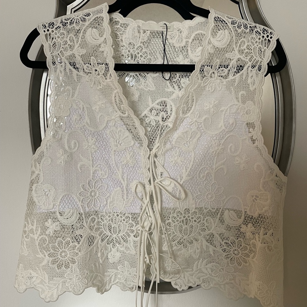 Zara White Vest Lace Top with Floral Design